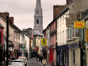 calle-tipica-ennis-irlanda