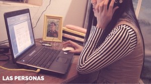 CHICA-HABLANDO-TELEFONO-ORDENADOR-CIDI-CENTRO-IDIOMAS