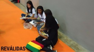 CHICAS-SENTADAS-INSTITUTO-REVALIDAS-CIDI-CENTRO-IDIOMAS
